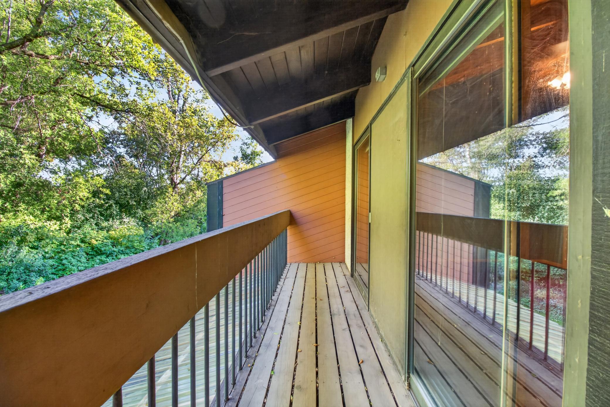 1983 townhouse for sale at 105 Willow Court in Fergus Falls, MN — 2 bed, 2 bath (photo 19 of 39)