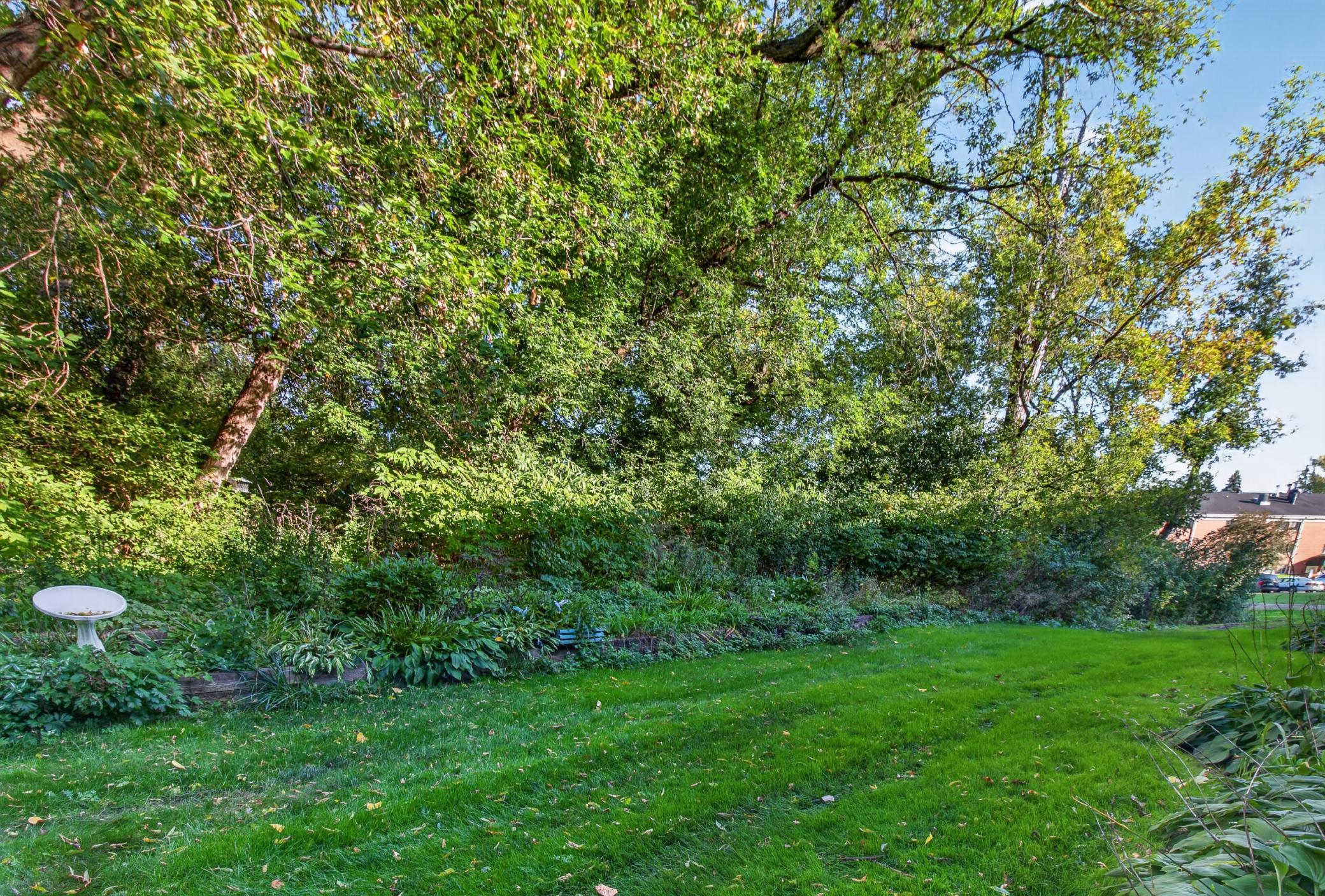 1983 townhouse for sale at 105 Willow Court in Fergus Falls, MN — 2 bed, 2 bath (photo 3 of 39)