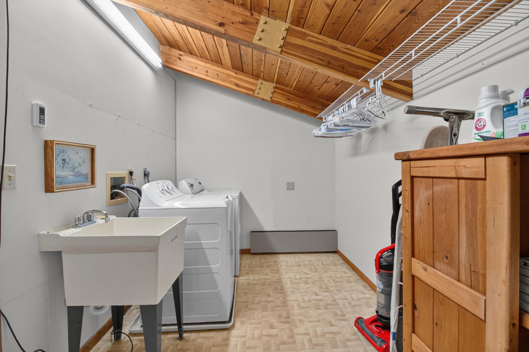 1983 townhouse for sale at 105 Willow Court in Fergus Falls, MN — 2 bed, 2 bath (photo 26 of 39)