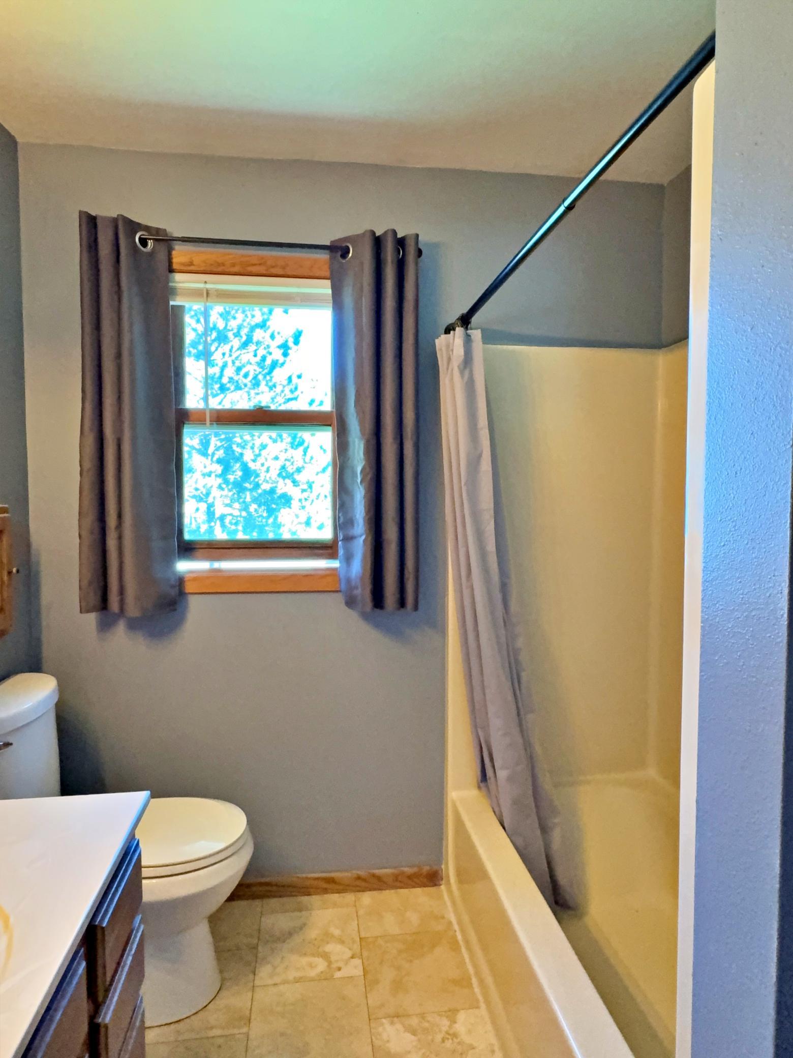 1990 single family home for sale at 702 Washington Avenue S in Park Rapids, MN — 3 bed, 2 bath (photo 13 of 22)