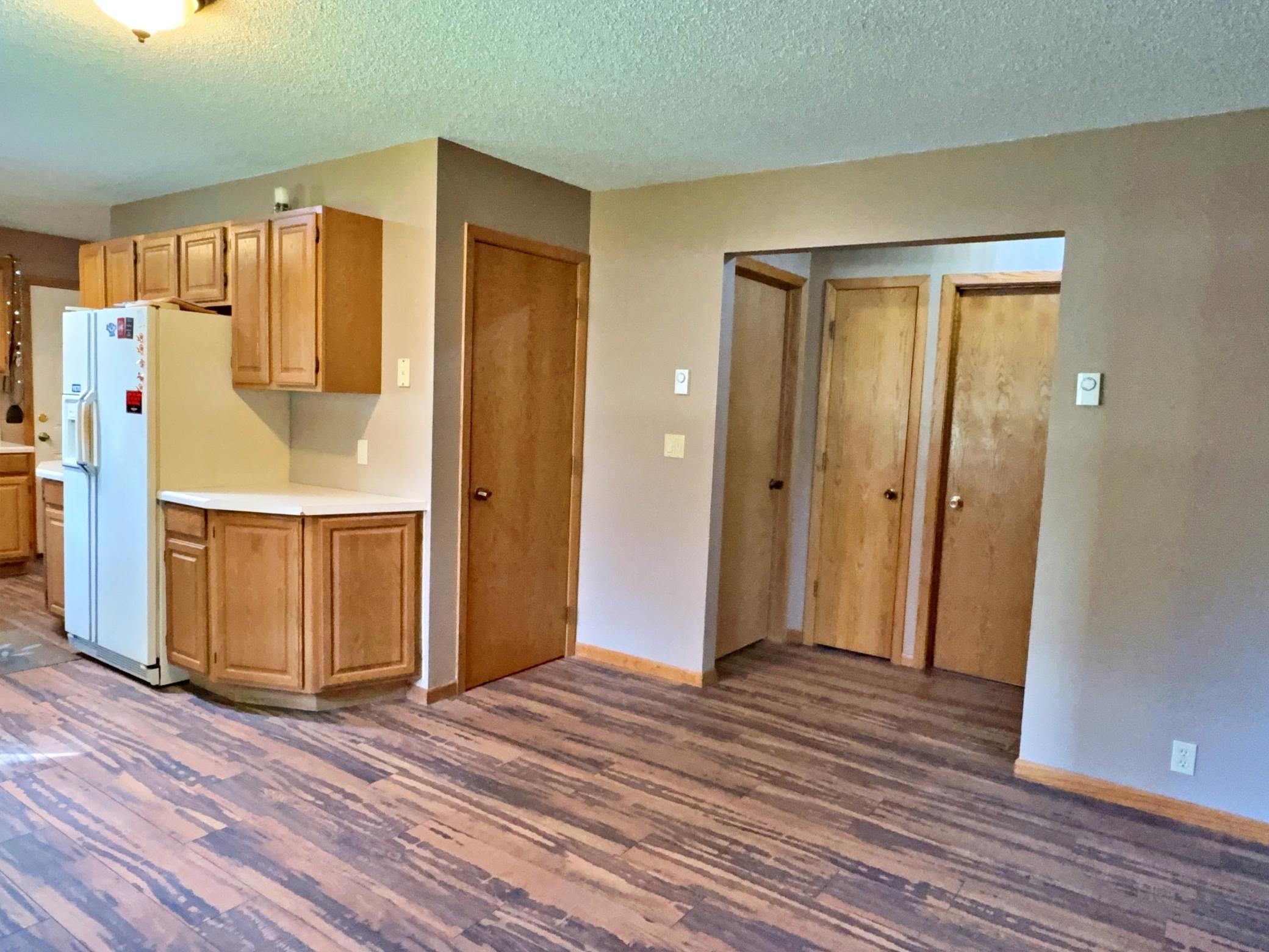 1990 single family home for sale at 702 Washington Avenue S in Park Rapids, MN — 3 bed, 2 bath (photo 5 of 22)