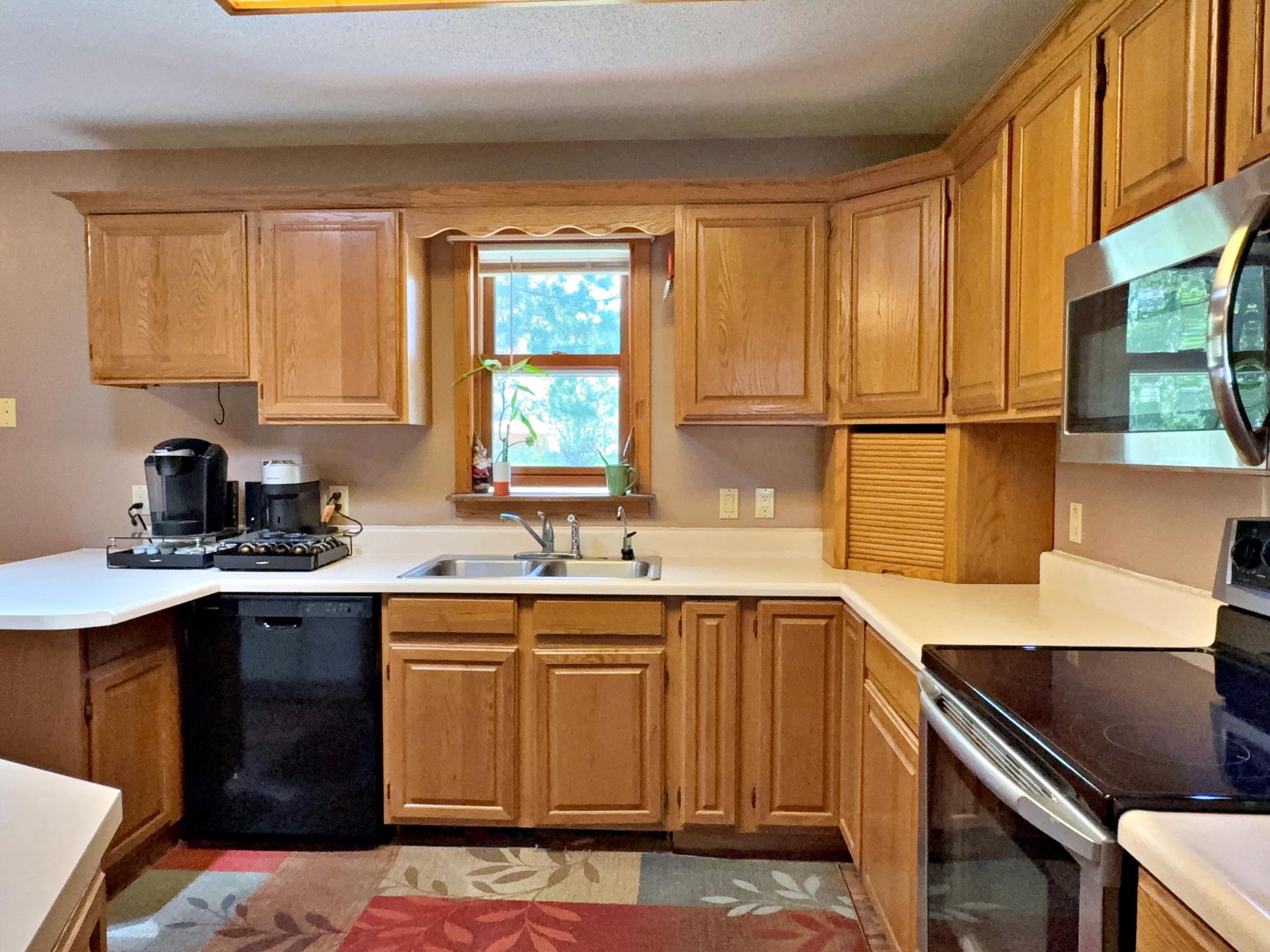 1990 single family home for sale at 702 Washington Avenue S in Park Rapids, MN — 3 bed, 2 bath (photo 8 of 22)