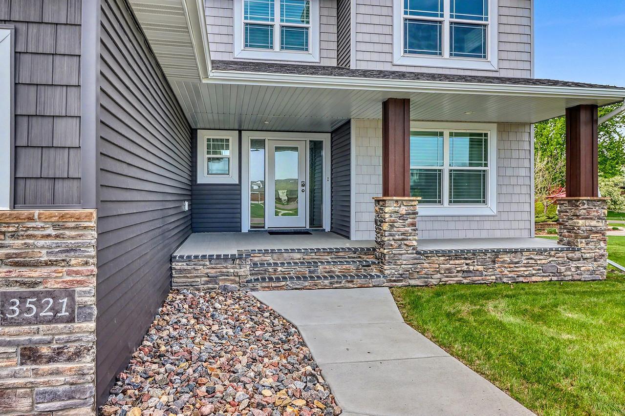 3521 Grandwood Drive N, Fargo ND 58102 - Photo 3 of 60