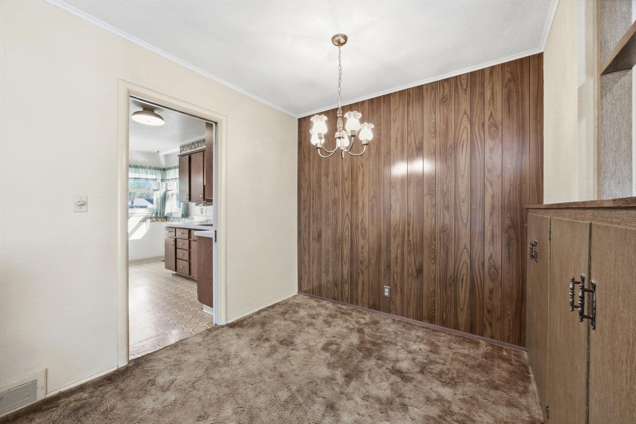 1950 single family home for sale at 105 16th Avenue N in Fargo, ND — 3 bed, 2 bath (photo 11 of 32)