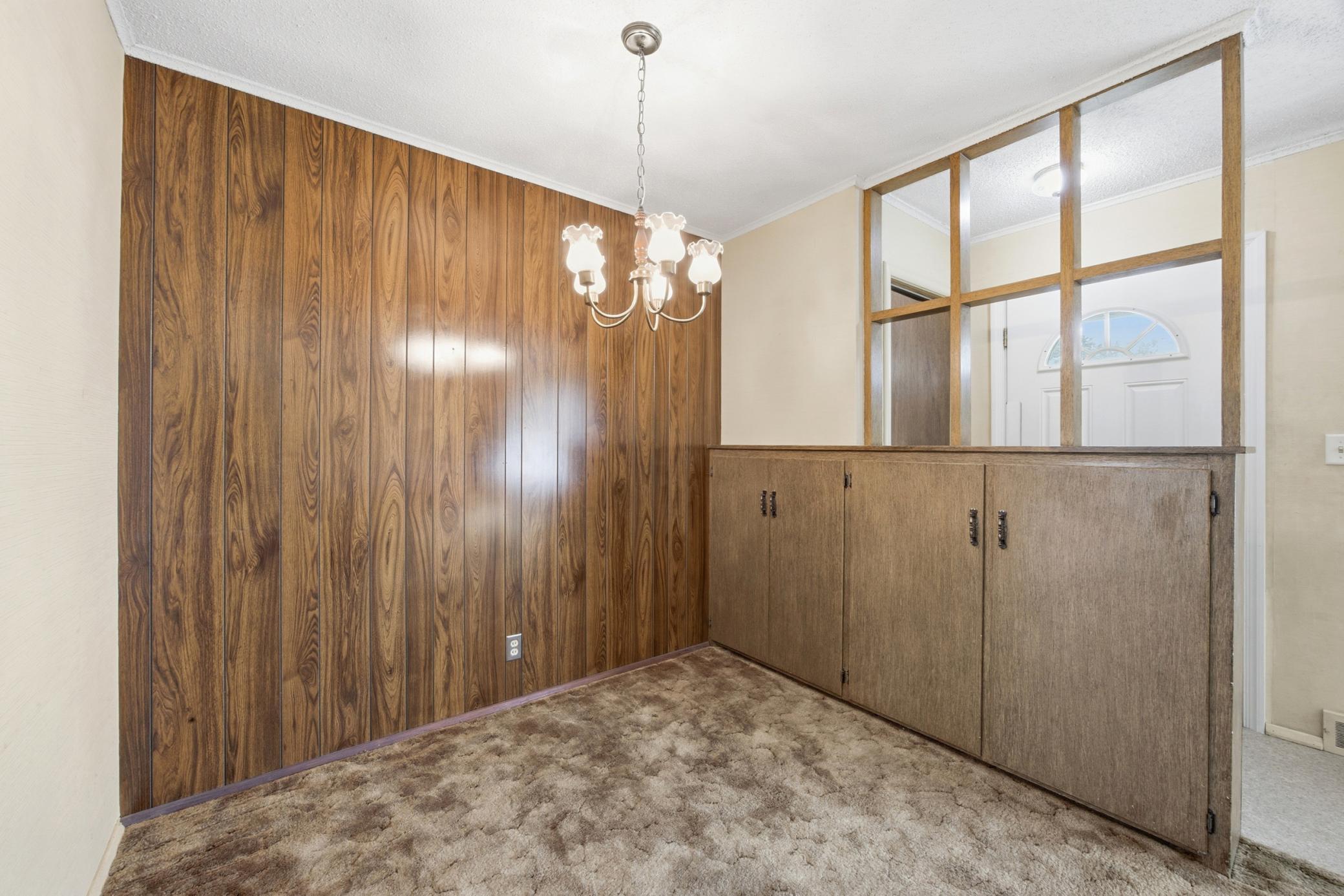 1950 single family home for sale at 105 16th Avenue N in Fargo, ND — 3 bed, 2 bath (photo 12 of 32)