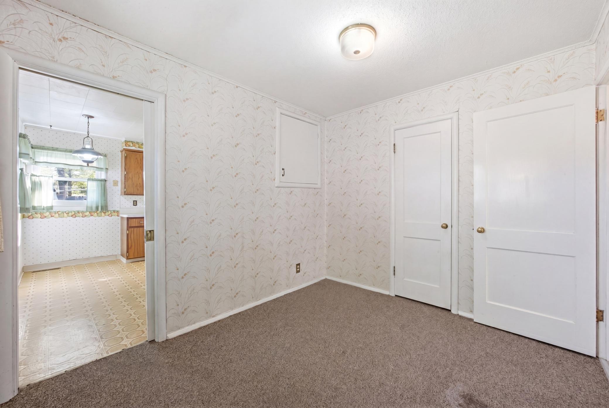 1950 single family home for sale at 105 16th Avenue N in Fargo, ND — 3 bed, 2 bath (photo 15 of 32)