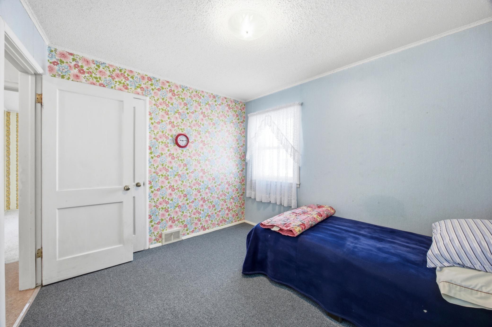 1950 single family home for sale at 105 16th Avenue N in Fargo, ND — 3 bed, 2 bath (photo 17 of 32)
