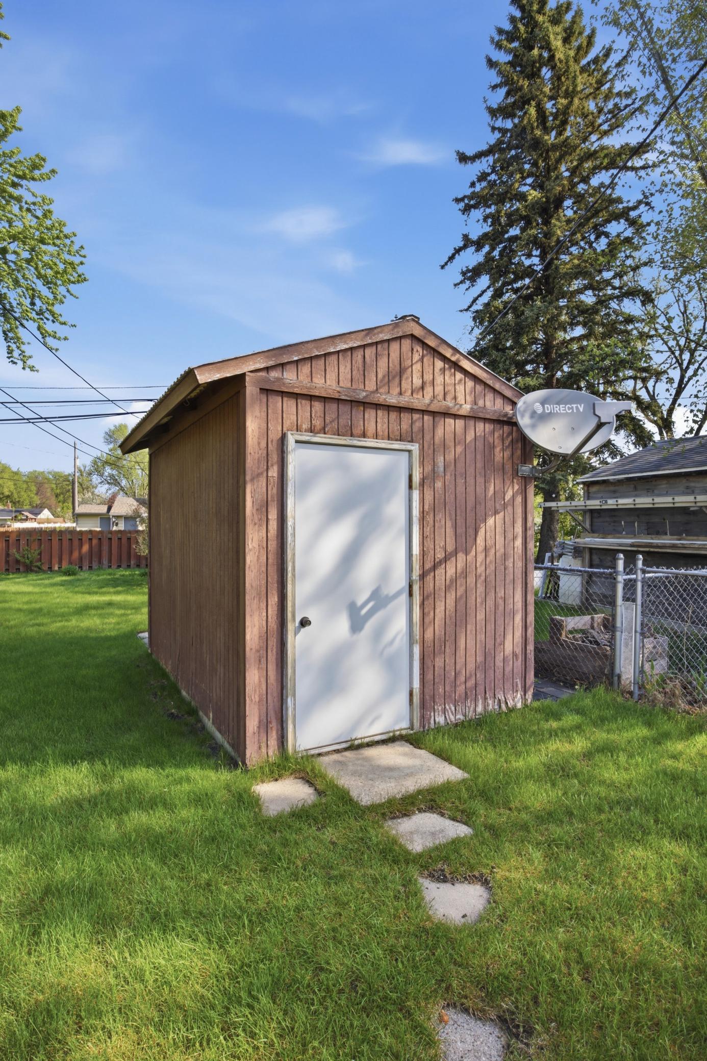 1950 single family home for sale at 105 16th Avenue N in Fargo, ND — 3 bed, 2 bath (photo 32 of 32)