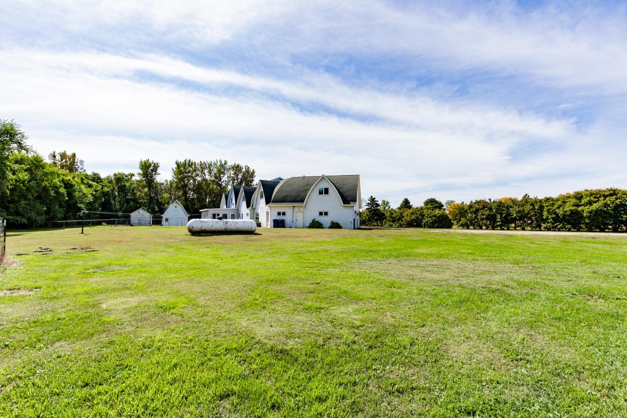 1999 single family home for sale at 7770 Highway 18 in Wyndmere, ND — 5 bed, 3 bath (photo 11 of 108)