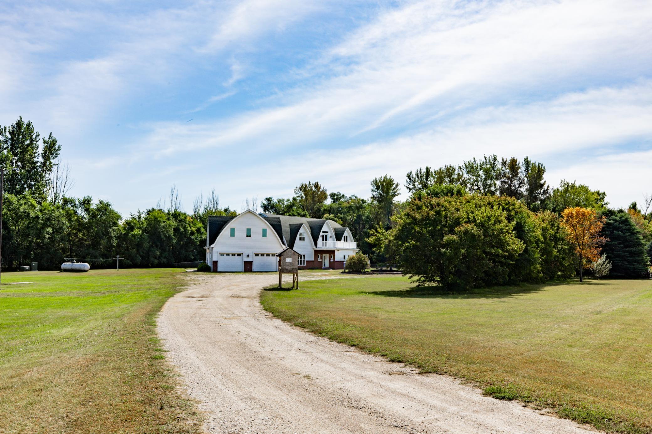 1999 single family home for sale at 7770 Highway 18 in Wyndmere, ND — 5 bed, 3 bath (photo 17 of 108)