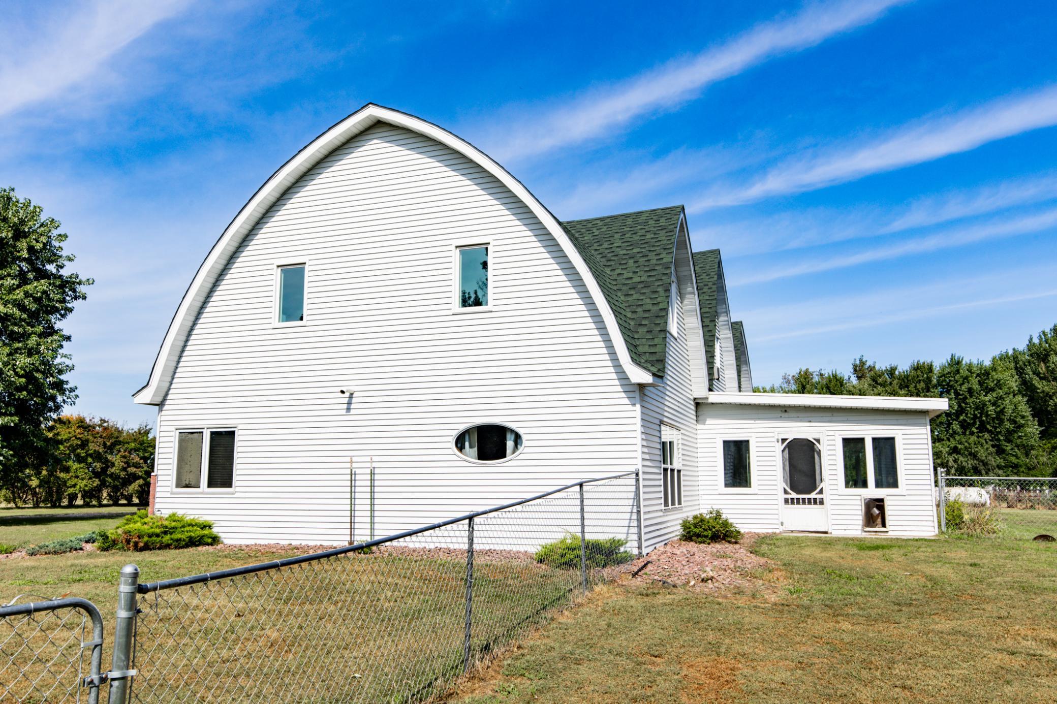 1999 single family home for sale at 7770 Highway 18 in Wyndmere, ND — 5 bed, 3 bath (photo 22 of 108)