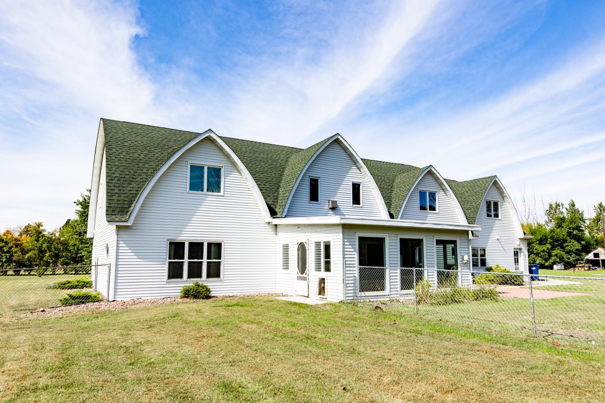 1999 single family home for sale at 7770 Highway 18 in Wyndmere, ND — 5 bed, 3 bath (photo 24 of 108)
