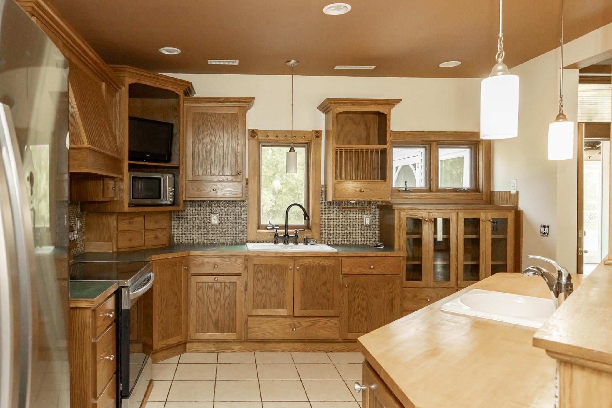 1999 single family home for sale at 7770 Highway 18 in Wyndmere, ND — 5 bed, 3 bath (photo 38 of 108)
