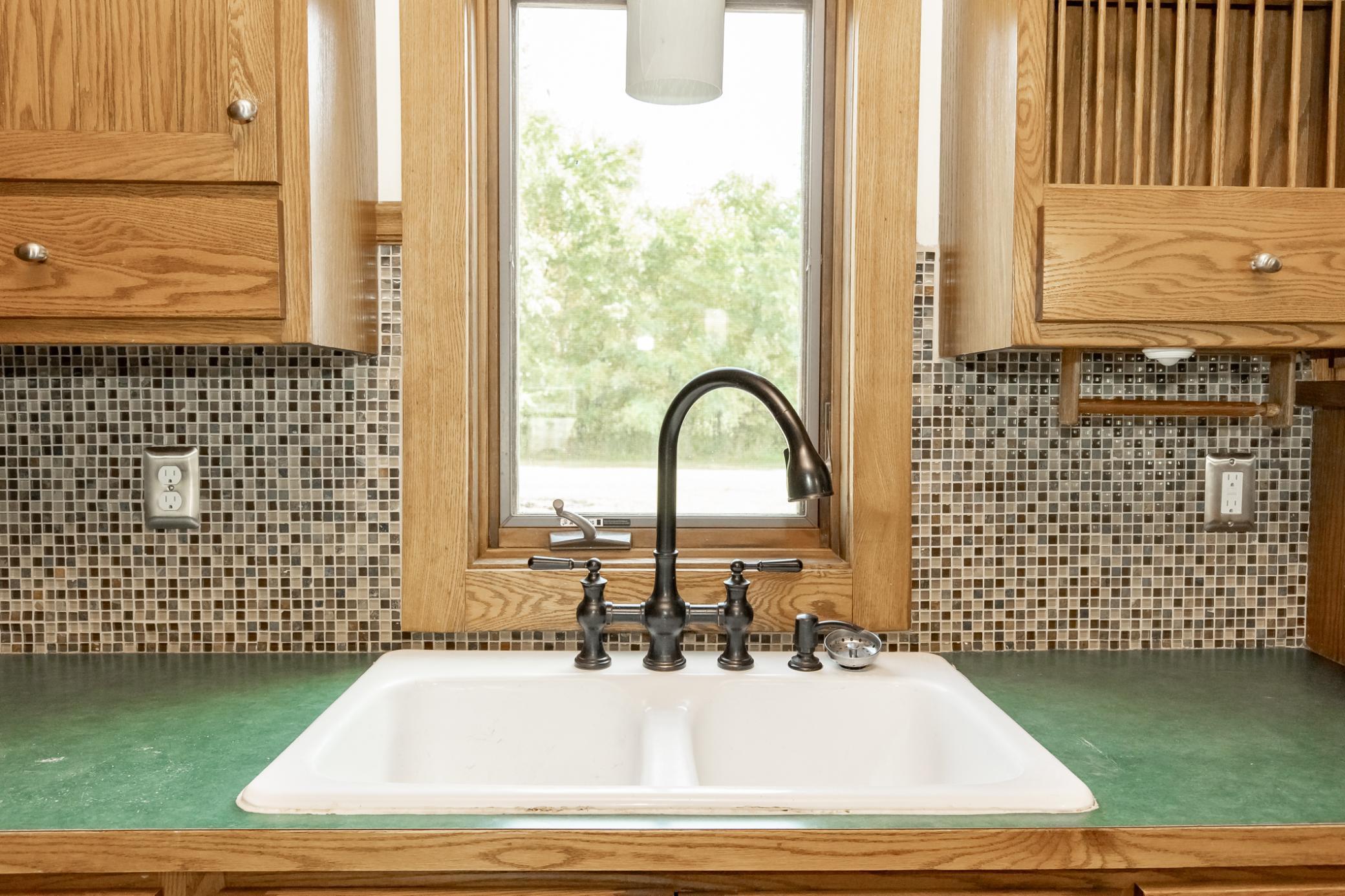 1999 single family home for sale at 7770 Highway 18 in Wyndmere, ND — 5 bed, 3 bath (photo 42 of 108)