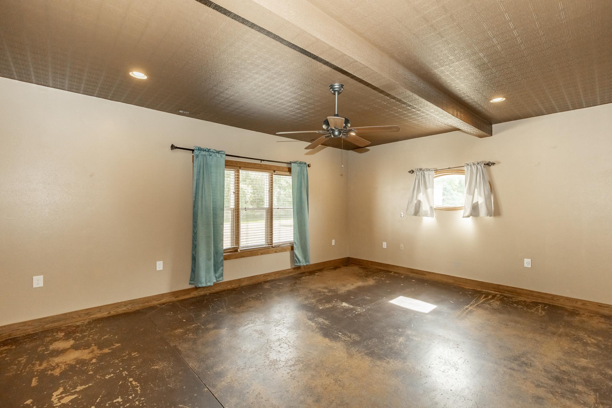 1999 single family home for sale at 7770 Highway 18 in Wyndmere, ND — 5 bed, 3 bath (photo 48 of 108)