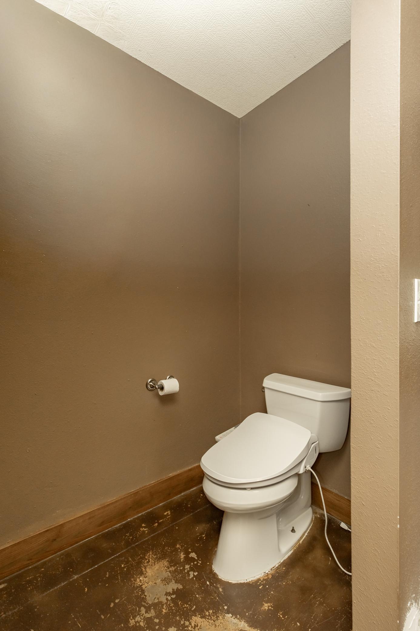 1999 single family home for sale at 7770 Highway 18 in Wyndmere, ND — 5 bed, 3 bath (photo 53 of 108)