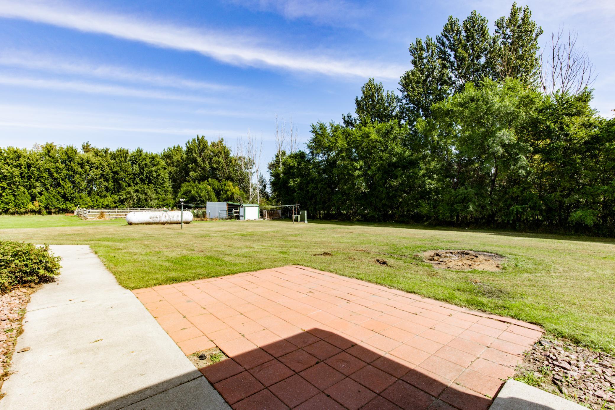 1999 single family home for sale at 7770 Highway 18 in Wyndmere, ND — 5 bed, 3 bath (photo 7 of 108)