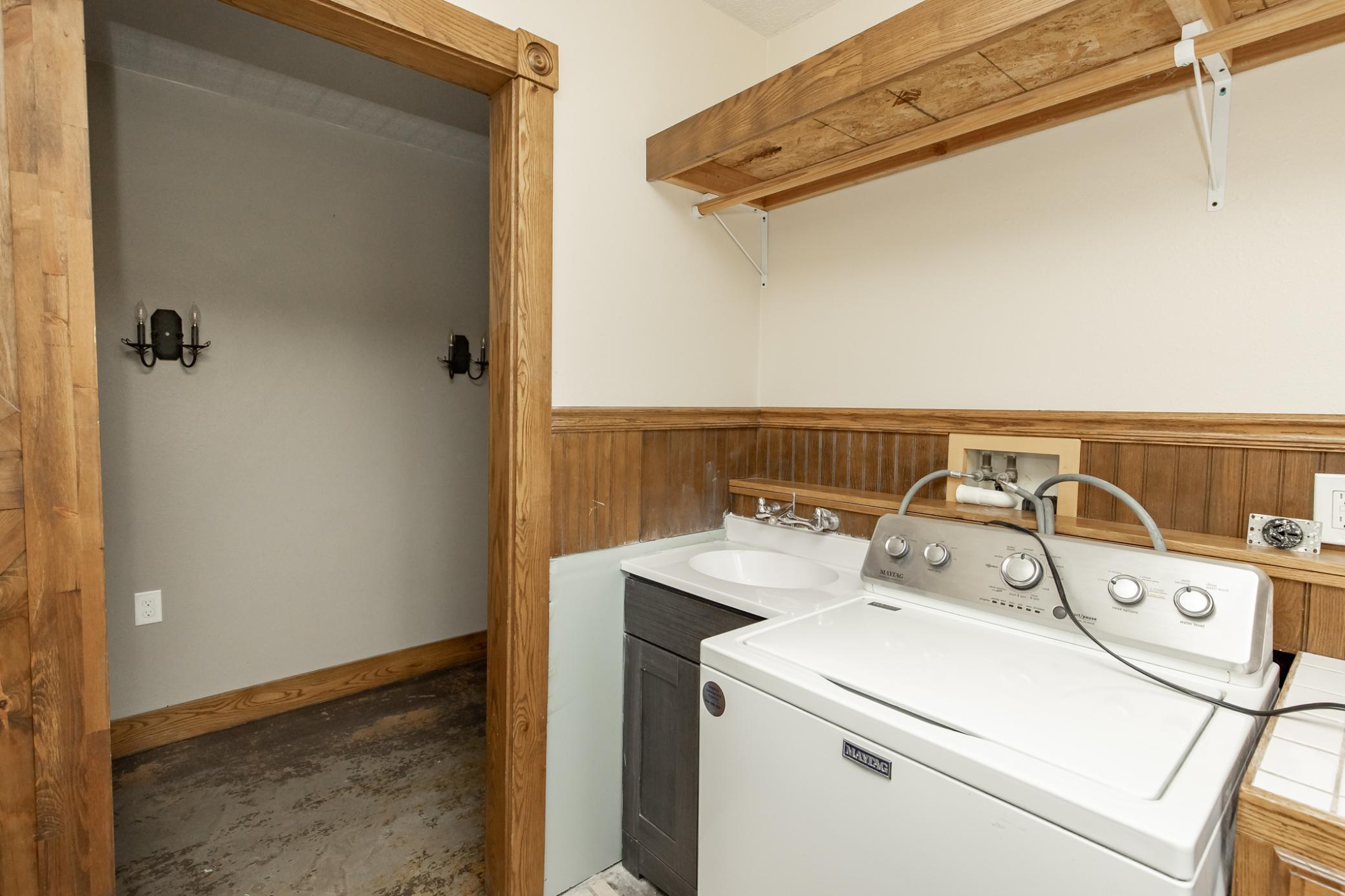 1999 single family home for sale at 7770 Highway 18 in Wyndmere, ND — 5 bed, 3 bath (photo 61 of 108)