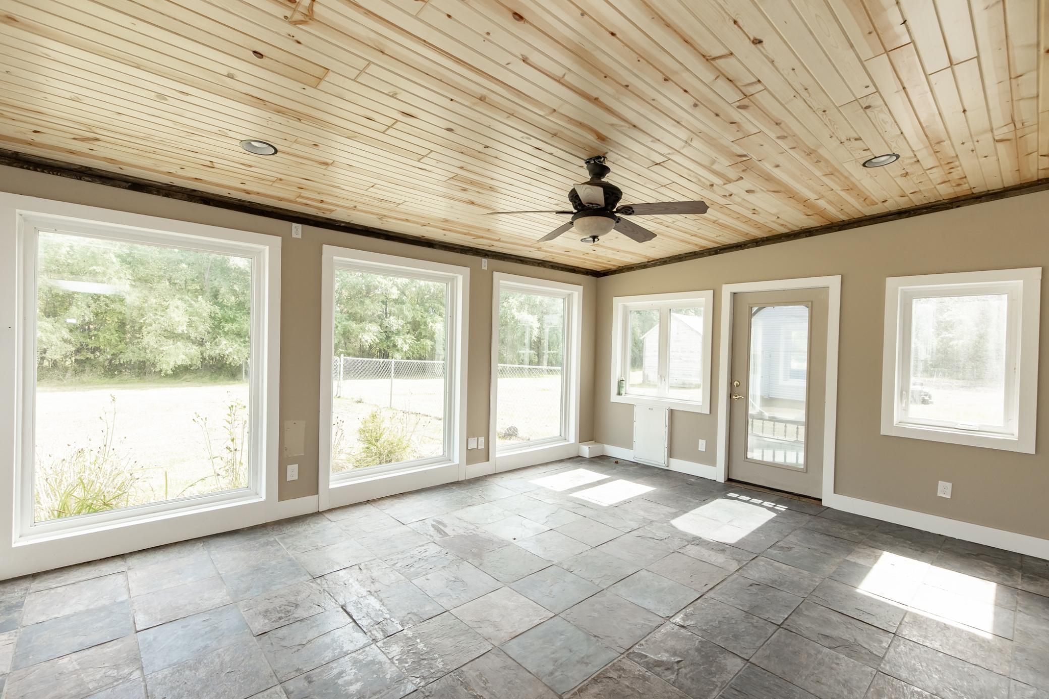 1999 single family home for sale at 7770 Highway 18 in Wyndmere, ND — 5 bed, 3 bath (photo 63 of 108)