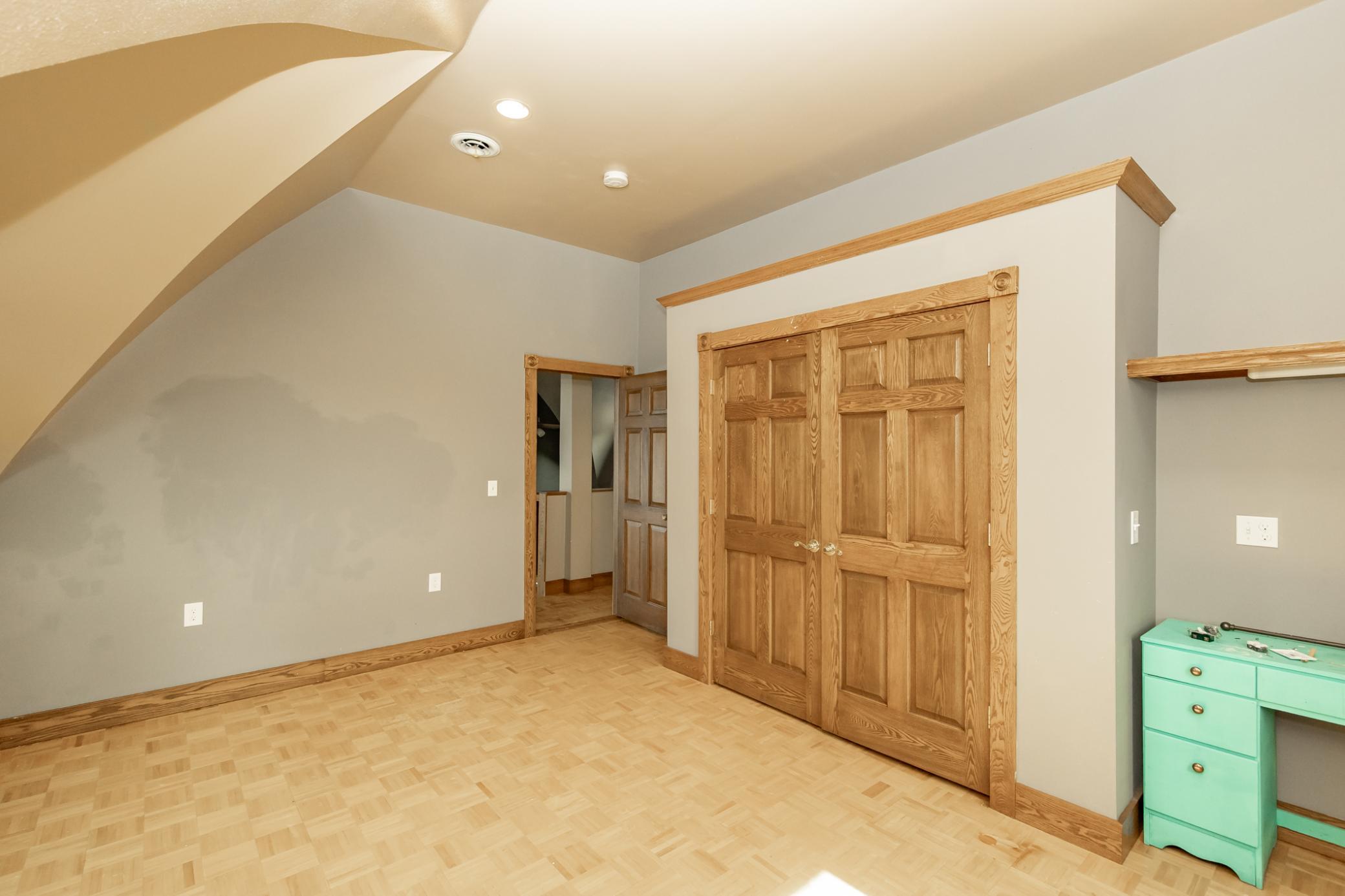 1999 single family home for sale at 7770 Highway 18 in Wyndmere, ND — 5 bed, 3 bath (photo 72 of 108)