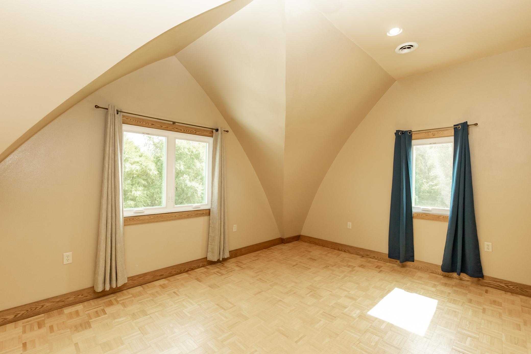 1999 single family home for sale at 7770 Highway 18 in Wyndmere, ND — 5 bed, 3 bath (photo 73 of 108)