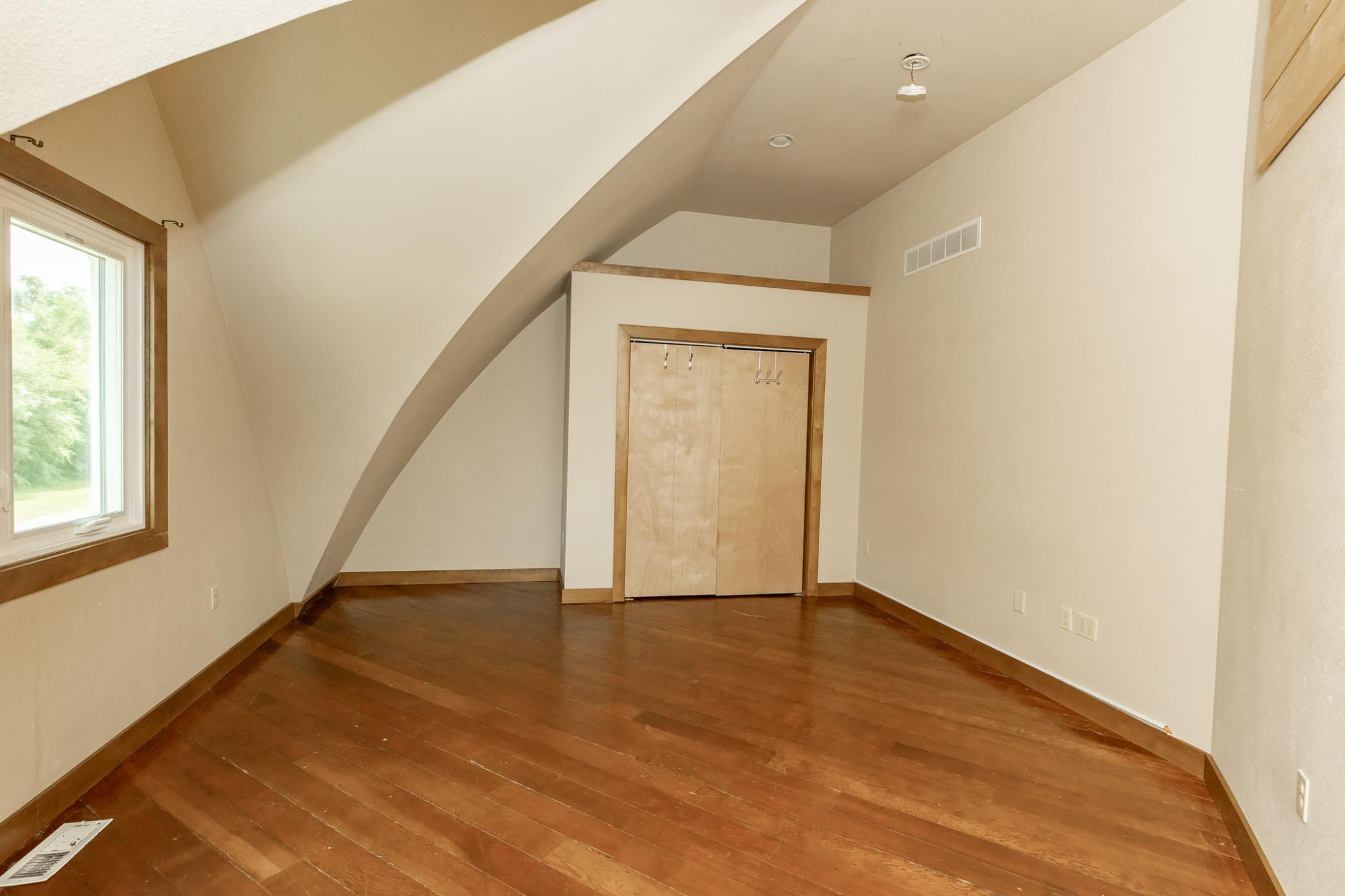 1999 single family home for sale at 7770 Highway 18 in Wyndmere, ND — 5 bed, 3 bath (photo 87 of 108)