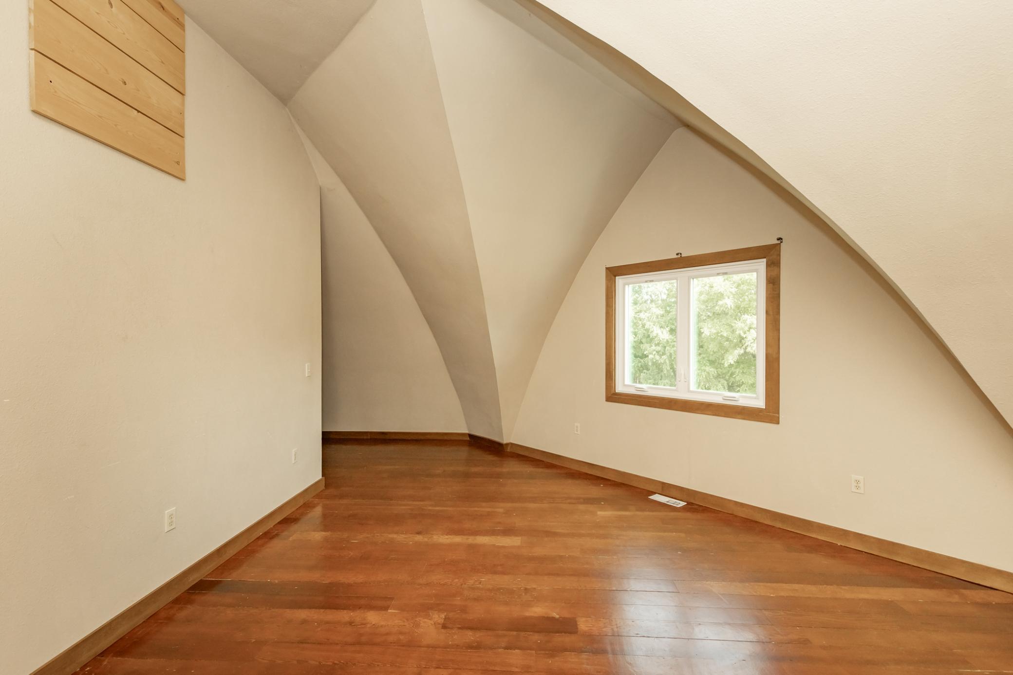 1999 single family home for sale at 7770 Highway 18 in Wyndmere, ND — 5 bed, 3 bath (photo 88 of 108)