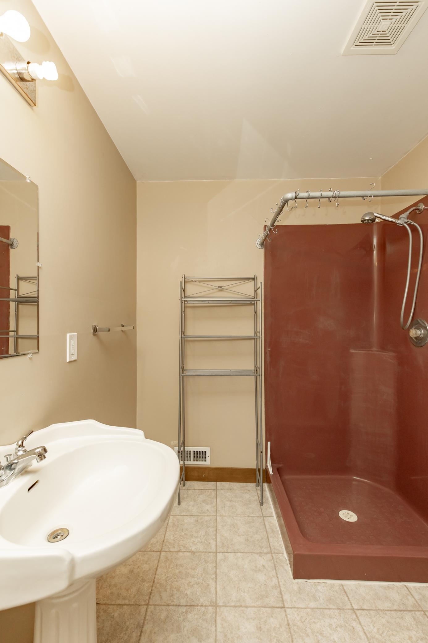 1999 single family home for sale at 7770 Highway 18 in Wyndmere, ND — 5 bed, 3 bath (photo 90 of 108)