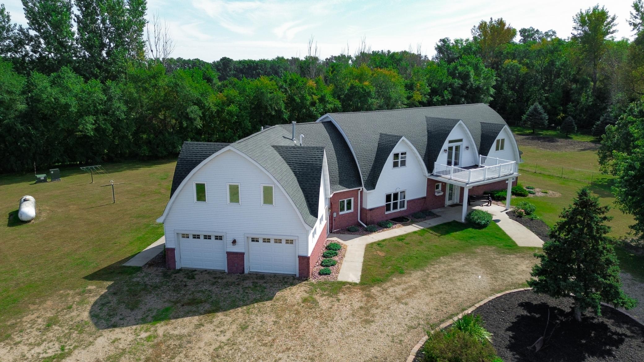 1999 single family home for sale at 7770 Highway 18 in Wyndmere, ND — 5 bed, 3 bath (photo 100 of 108)