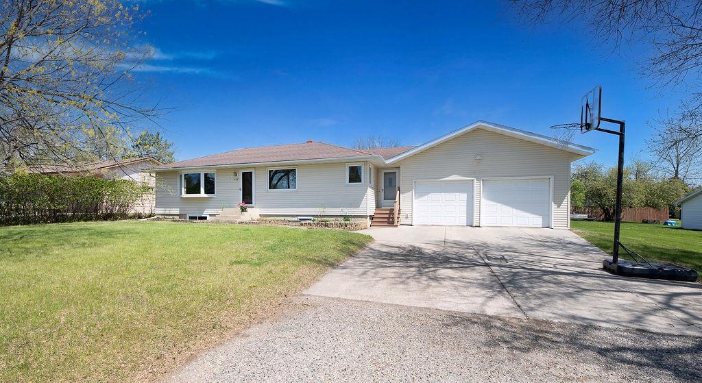 1964 single family home for sale at 403 Richwood Road in Detroit Lakes, MN — 5 bed, 3 bath (photo 3 of 55)