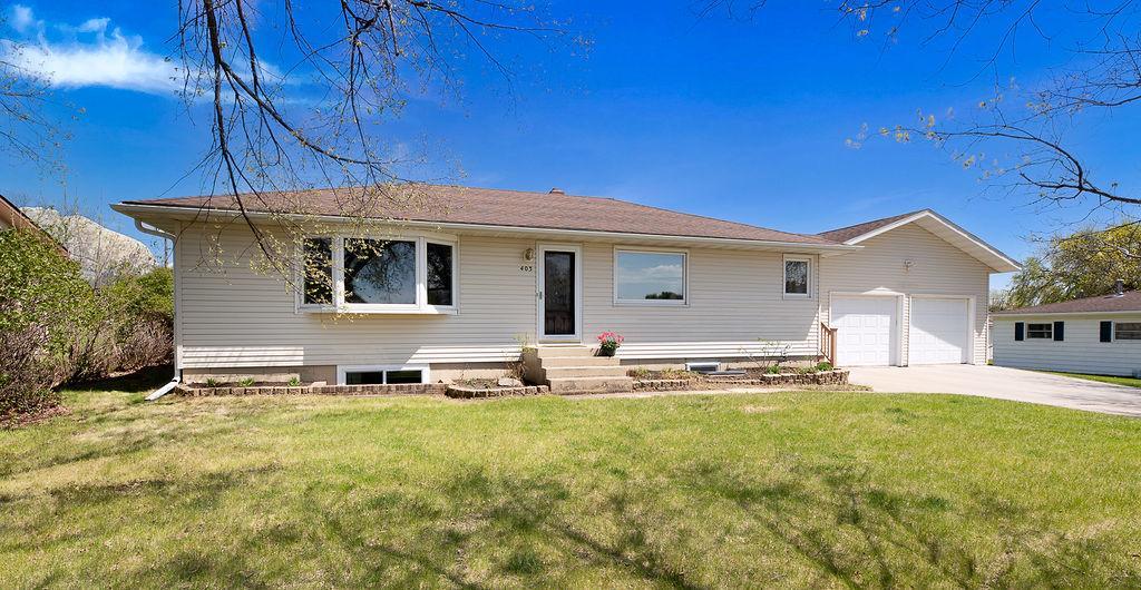 1964 single family home for sale at 403 Richwood Road in Detroit Lakes, MN — 5 bed, 3 bath (photo 4 of 55)