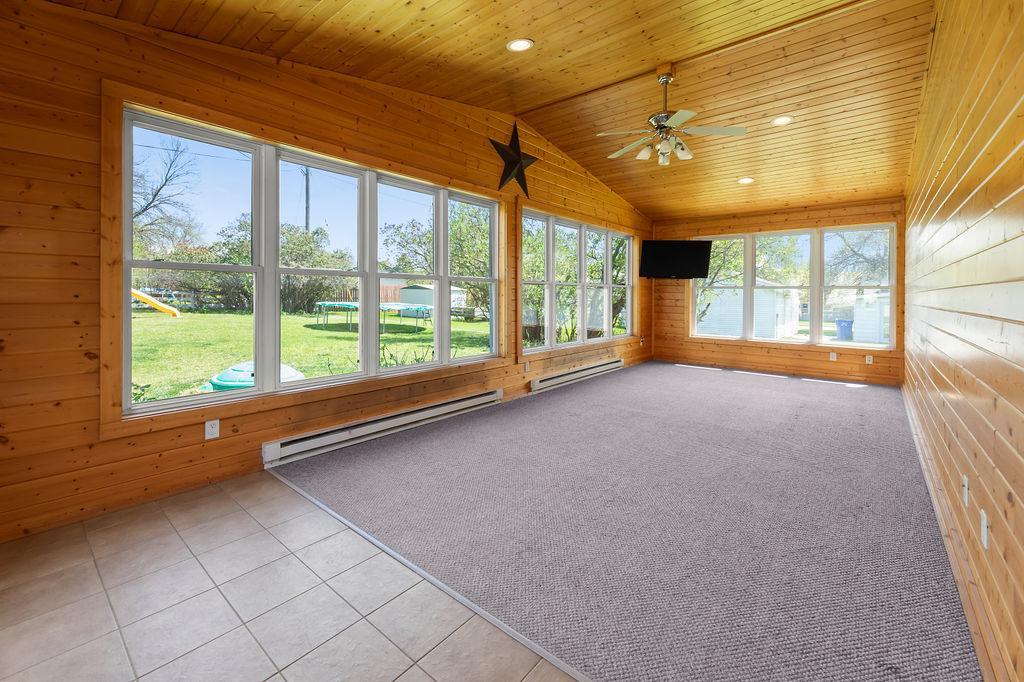 1964 single family home for sale at 403 Richwood Road in Detroit Lakes, MN — 5 bed, 3 bath (photo 31 of 55)