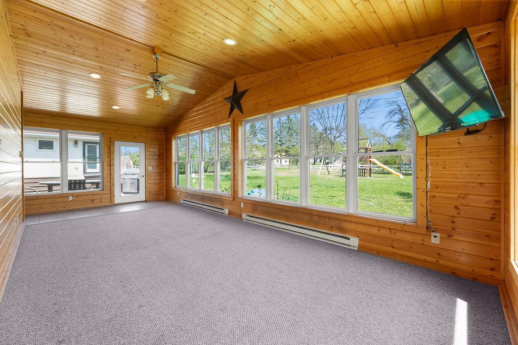 1964 single family home for sale at 403 Richwood Road in Detroit Lakes, MN — 5 bed, 3 bath (photo 33 of 55)