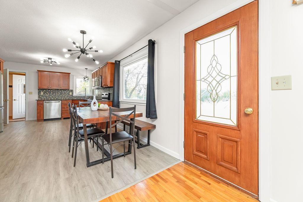 1964 single family home for sale at 403 Richwood Road in Detroit Lakes, MN — 5 bed, 3 bath (photo 5 of 55)