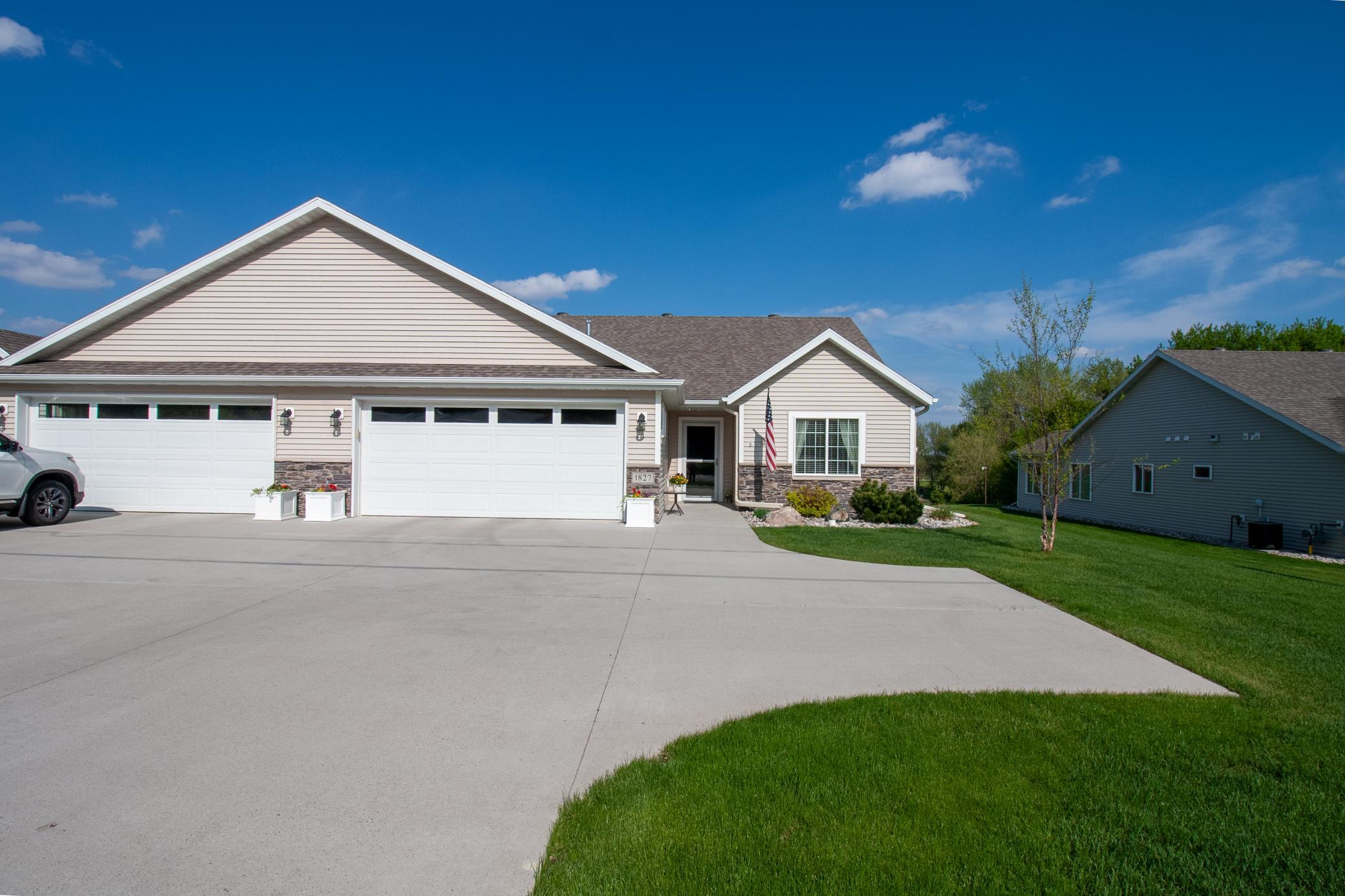 2020 twin home for sale at 1827 S Cascade Street in Fergus Falls, MN — 2 bed, 2 bath (photo 4 of 36)