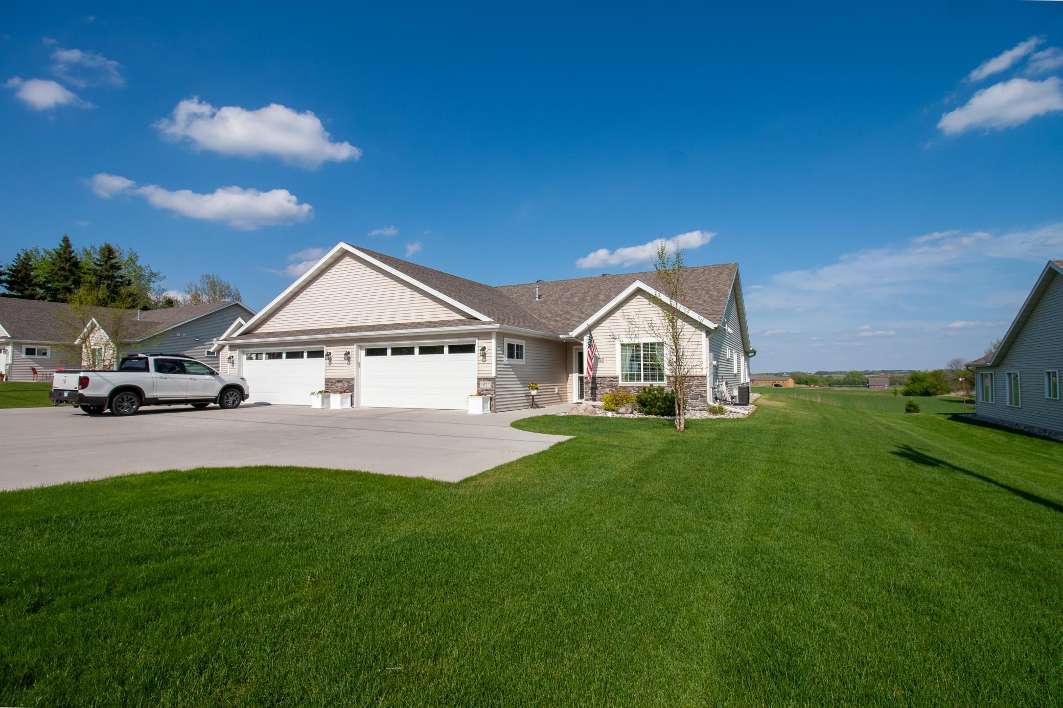 2020 twin home for sale at 1827 S Cascade Street in Fergus Falls, MN — 2 bed, 2 bath (photo 5 of 36)