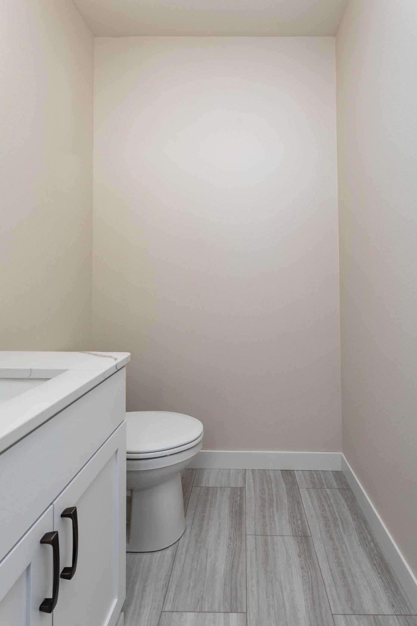 2025 single family home for sale at 520 Leonard Street in Hawley, MN — 3 bed, 3 bath (photo 18 of 49)