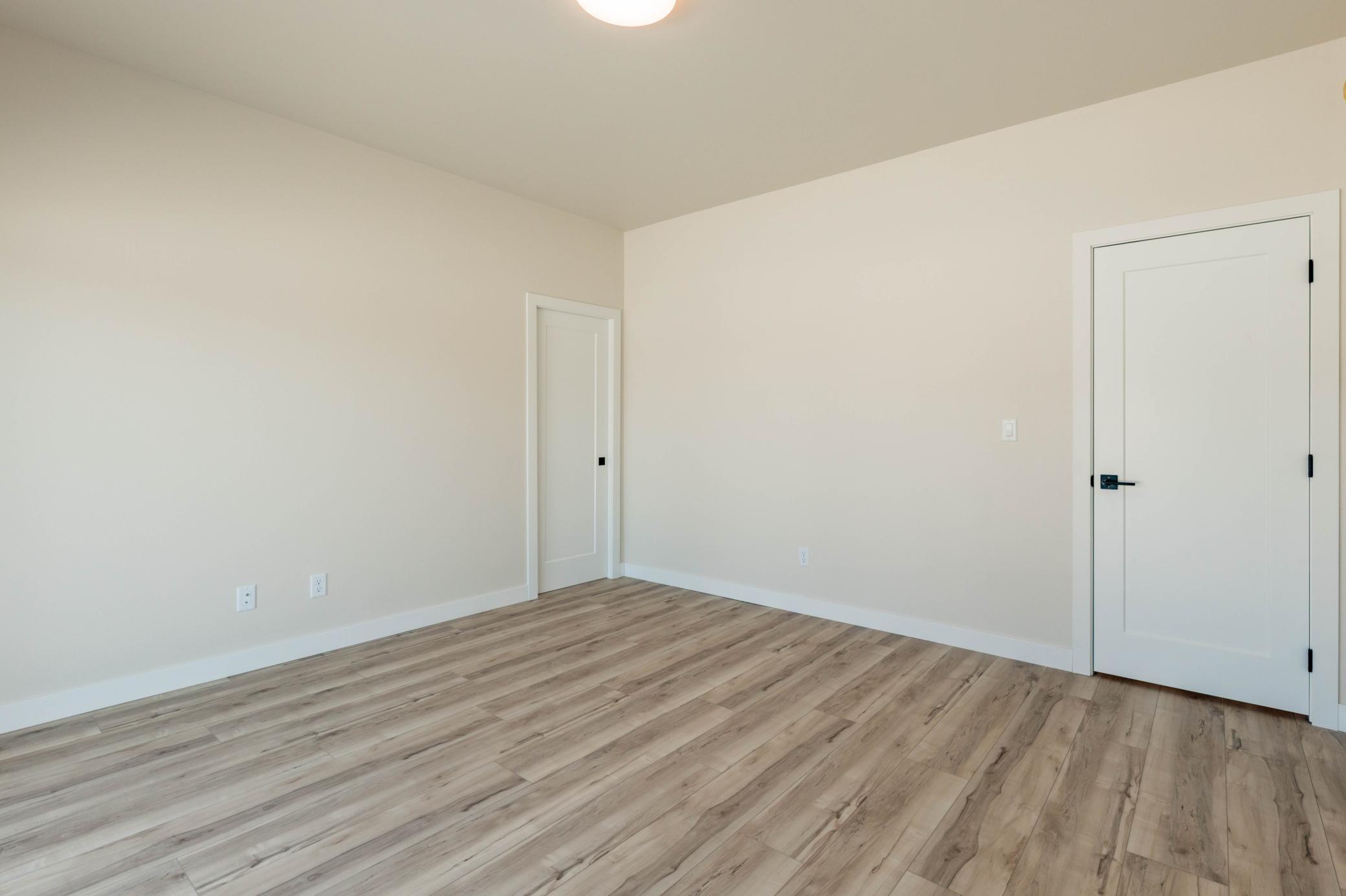 2025 single family home for sale at 520 Leonard Street in Hawley, MN — 3 bed, 3 bath (photo 20 of 49)