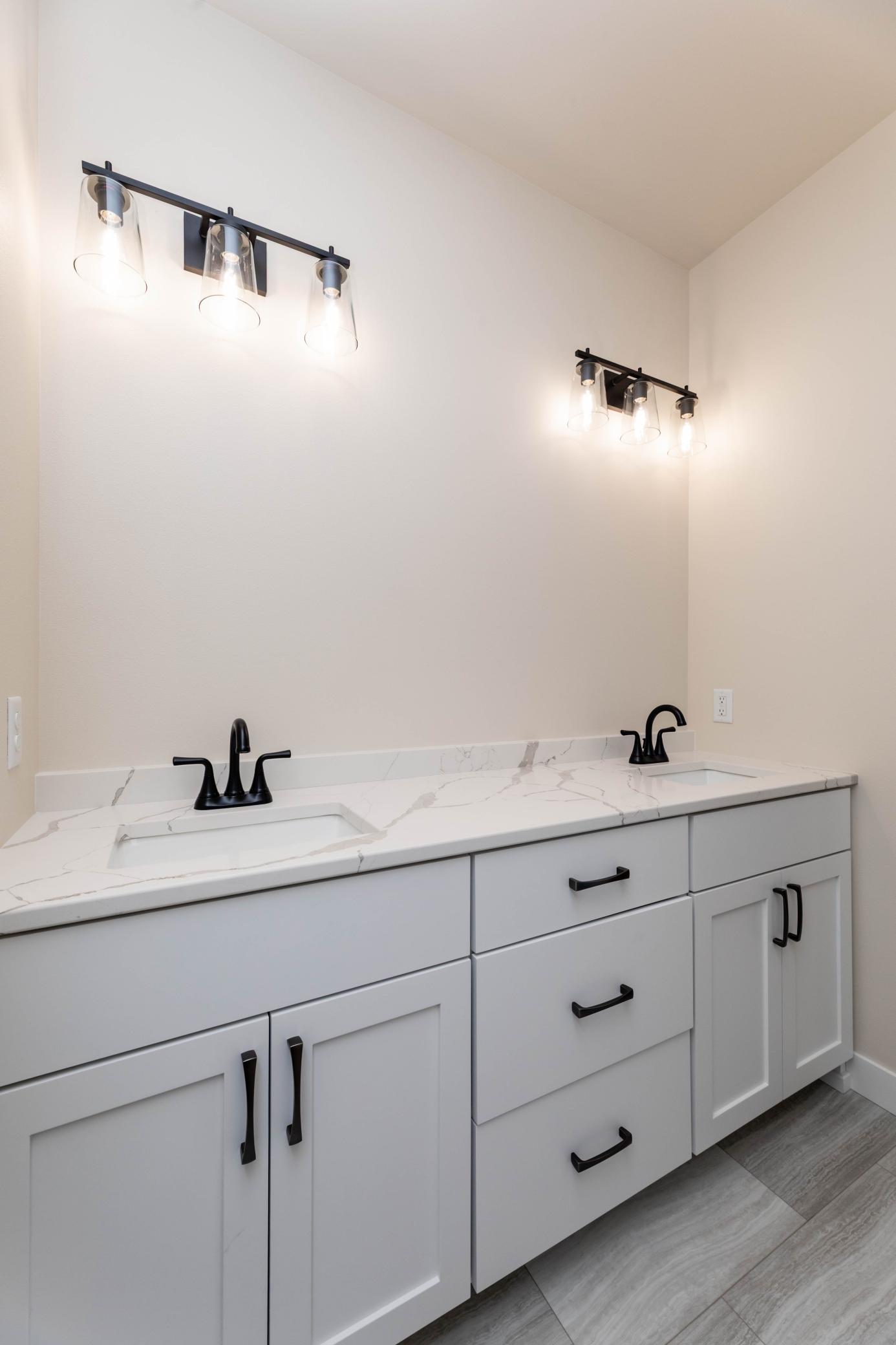 2025 single family home for sale at 520 Leonard Street in Hawley, MN — 3 bed, 3 bath (photo 21 of 49)
