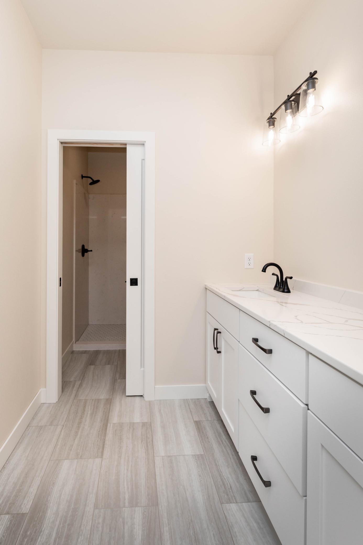 2025 single family home for sale at 520 Leonard Street in Hawley, MN — 3 bed, 3 bath (photo 22 of 49)