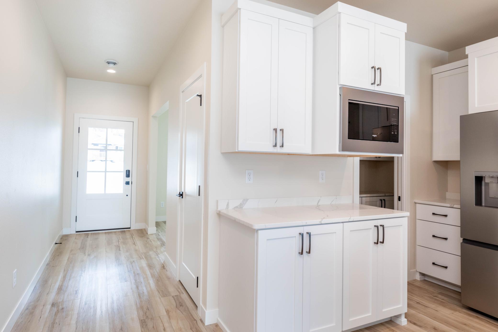 2025 single family home for sale at 520 Leonard Street in Hawley, MN — 3 bed, 3 bath (photo 4 of 49)