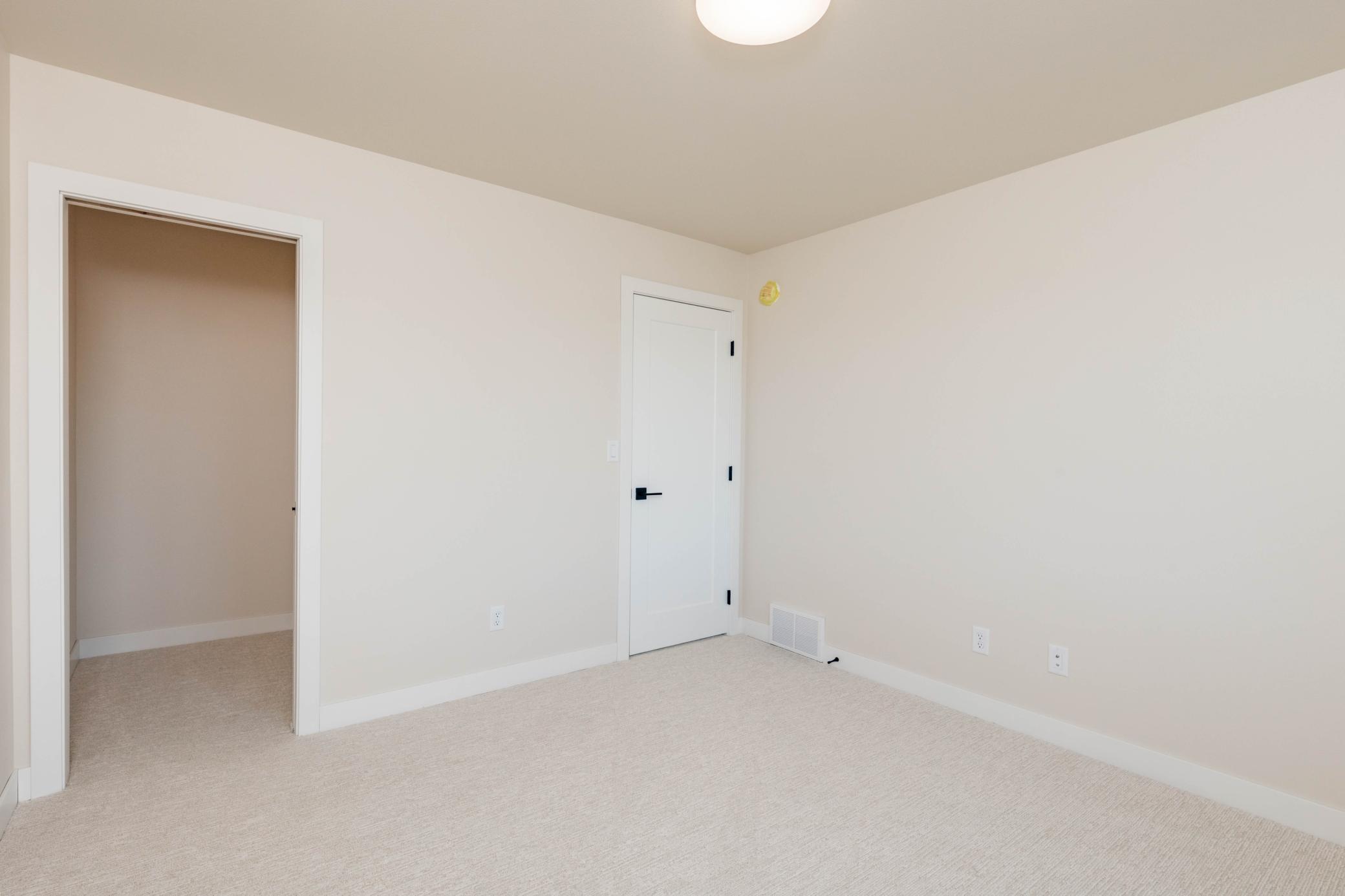 2025 single family home for sale at 520 Leonard Street in Hawley, MN — 3 bed, 3 bath (photo 39 of 49)