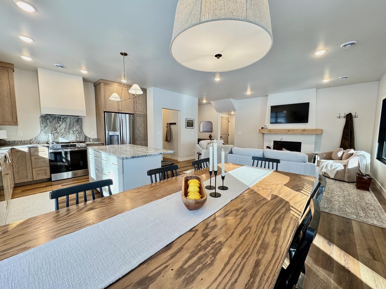 2024 single family home for sale at 37538 Norwood Lane in Battle Lake, MN — 3 bed, 3 bath (photo 10 of 49)