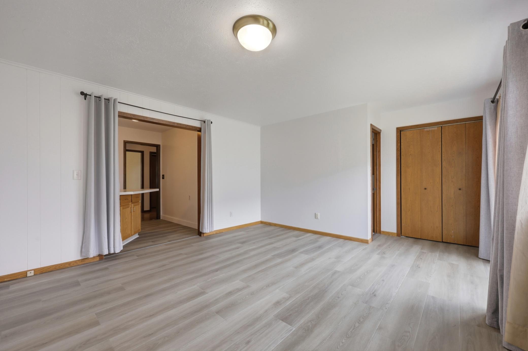 1959 single family home for sale at 1401 19th Street S in Fargo, ND — 5 bed, 3 bath (photo 19 of 54)