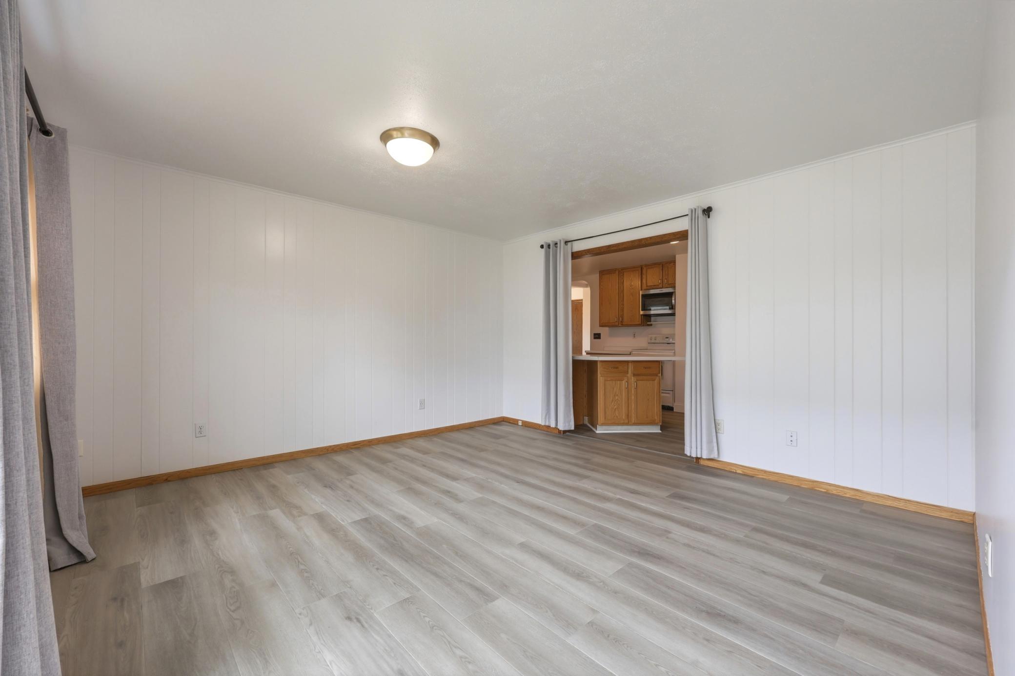 1959 single family home for sale at 1401 19th Street S in Fargo, ND — 5 bed, 3 bath (photo 20 of 54)