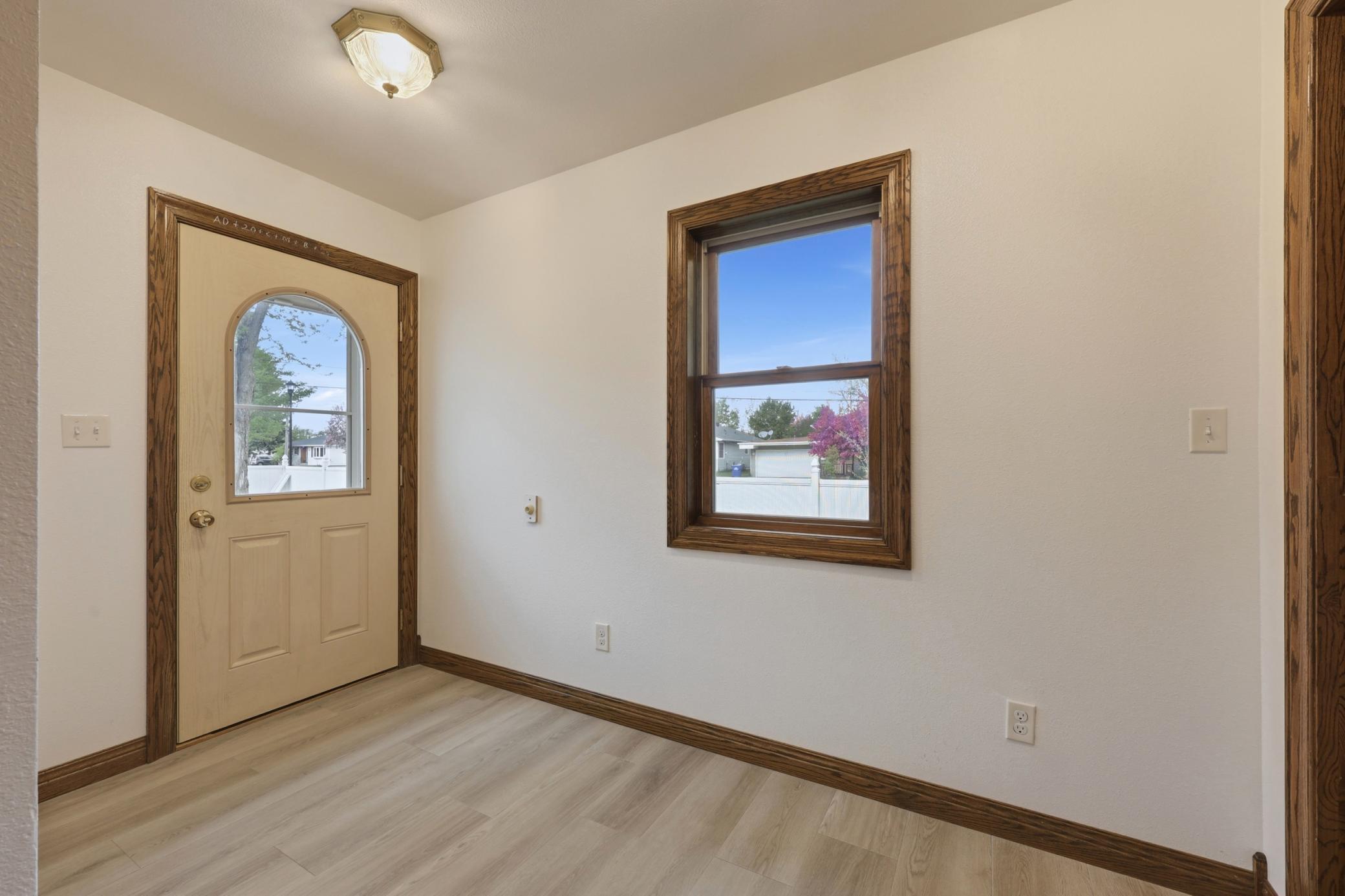 1959 single family home for sale at 1401 19th Street S in Fargo, ND — 5 bed, 3 bath (photo 22 of 54)