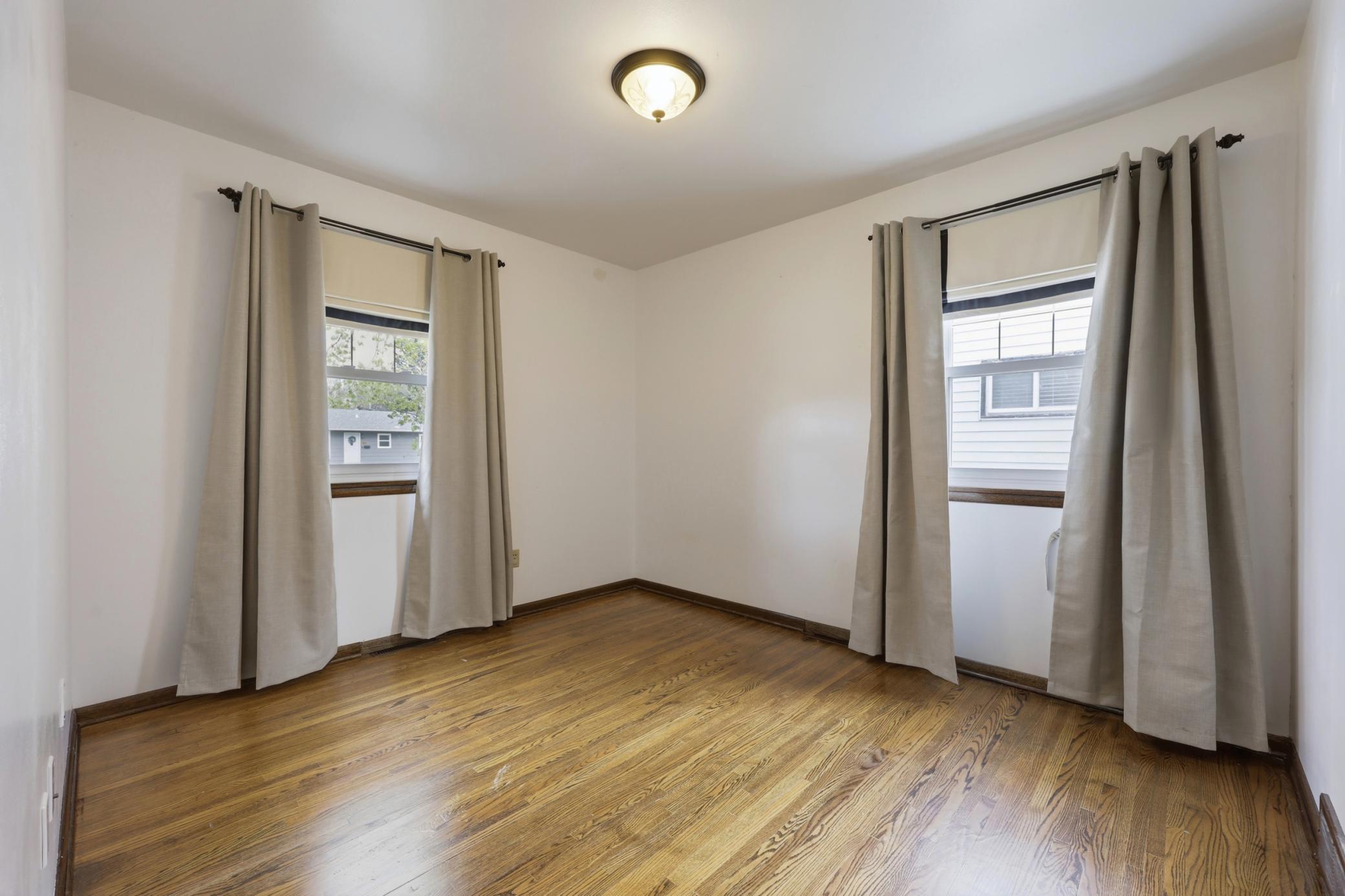 1959 single family home for sale at 1401 19th Street S in Fargo, ND — 5 bed, 3 bath (photo 23 of 54)