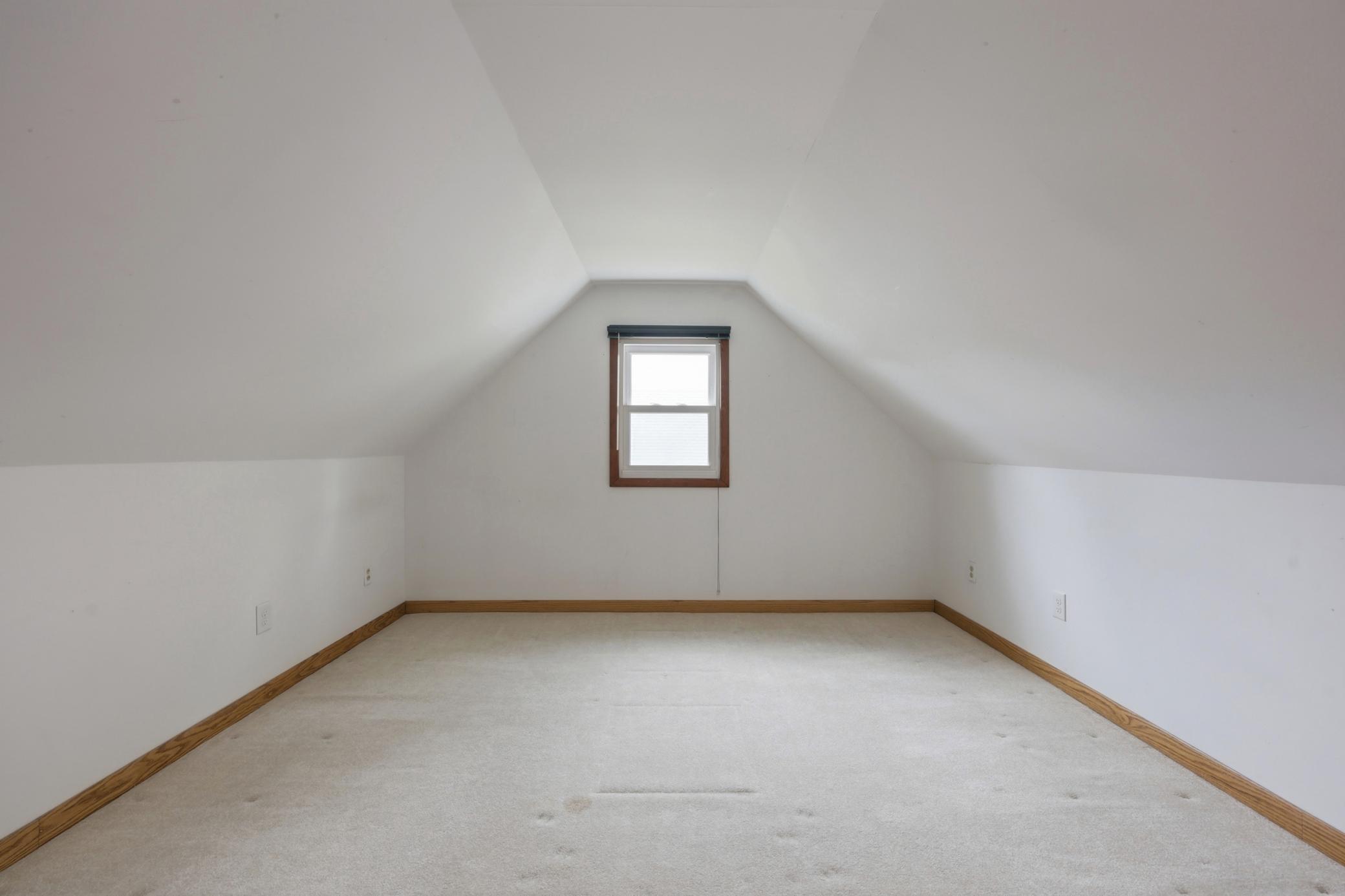 1959 single family home for sale at 1401 19th Street S in Fargo, ND — 5 bed, 3 bath (photo 28 of 54)