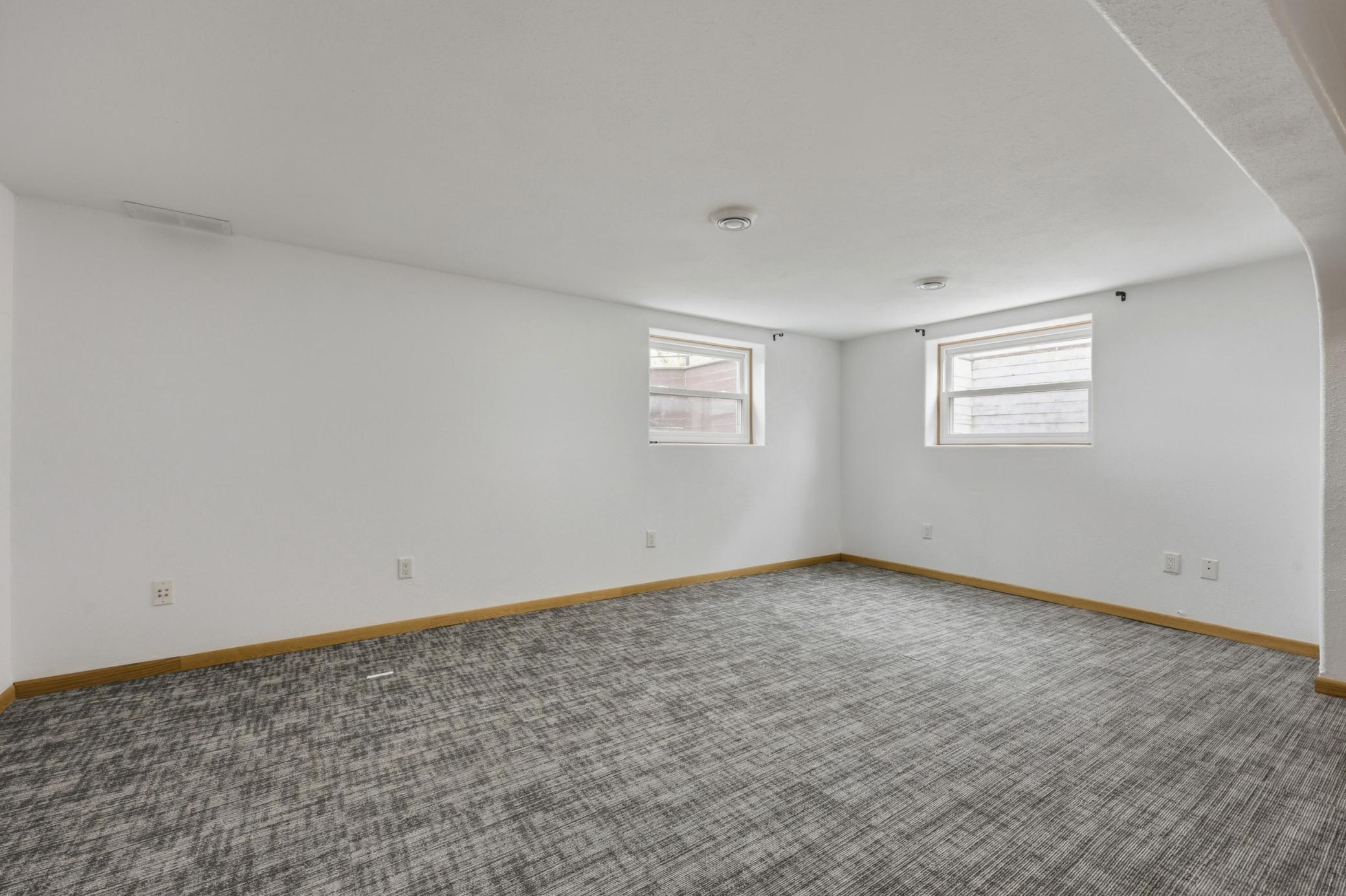 1959 single family home for sale at 1401 19th Street S in Fargo, ND — 5 bed, 3 bath (photo 32 of 54)