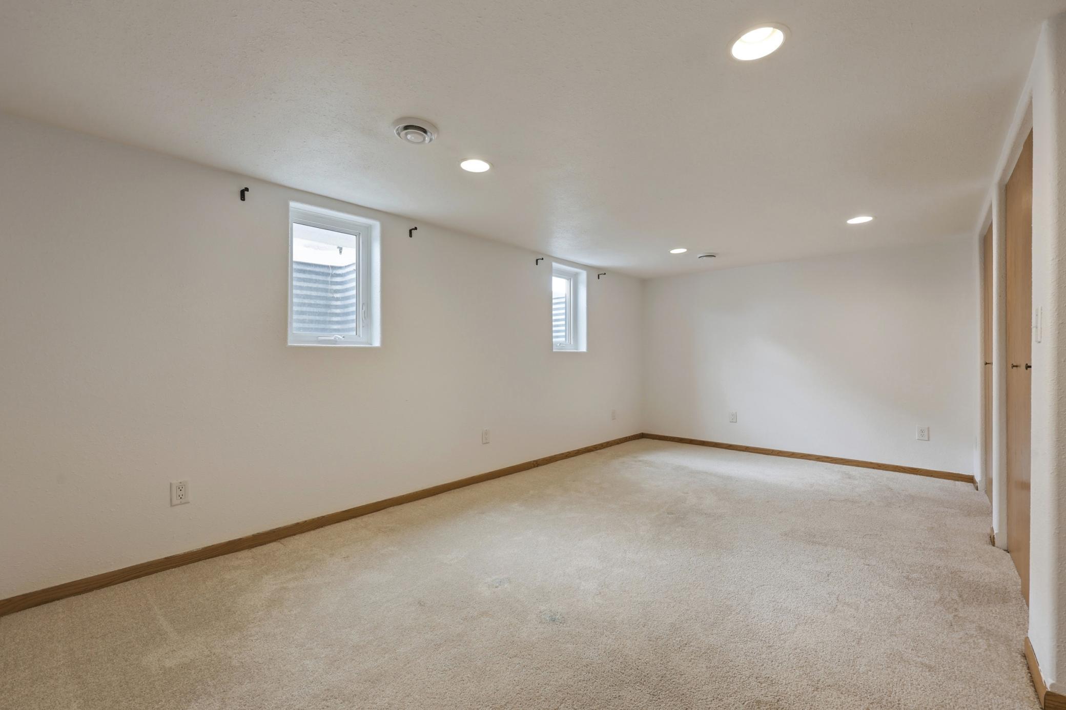 1959 single family home for sale at 1401 19th Street S in Fargo, ND — 5 bed, 3 bath (photo 33 of 54)